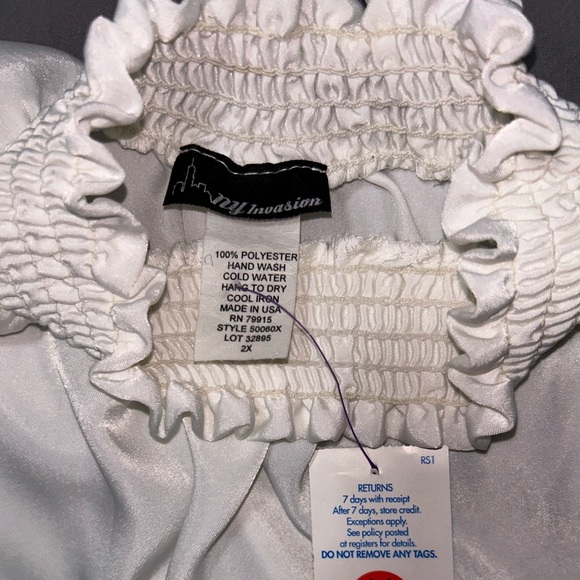 White sleeveless blouse sz 2x -sheer - Picture 3 of 3